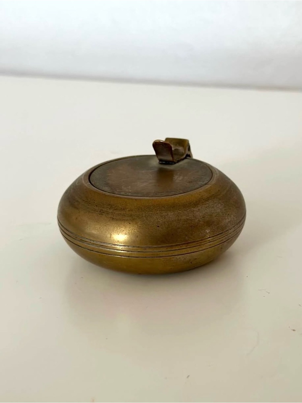 Vintage Brass Flip Top Pocket Ashtray Portable Tobacco Cigarette Ash Tray Patina